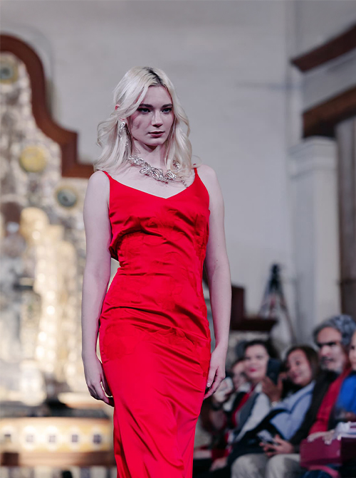 ELIZABETH – Sapphire MA model in Dubai, UAE