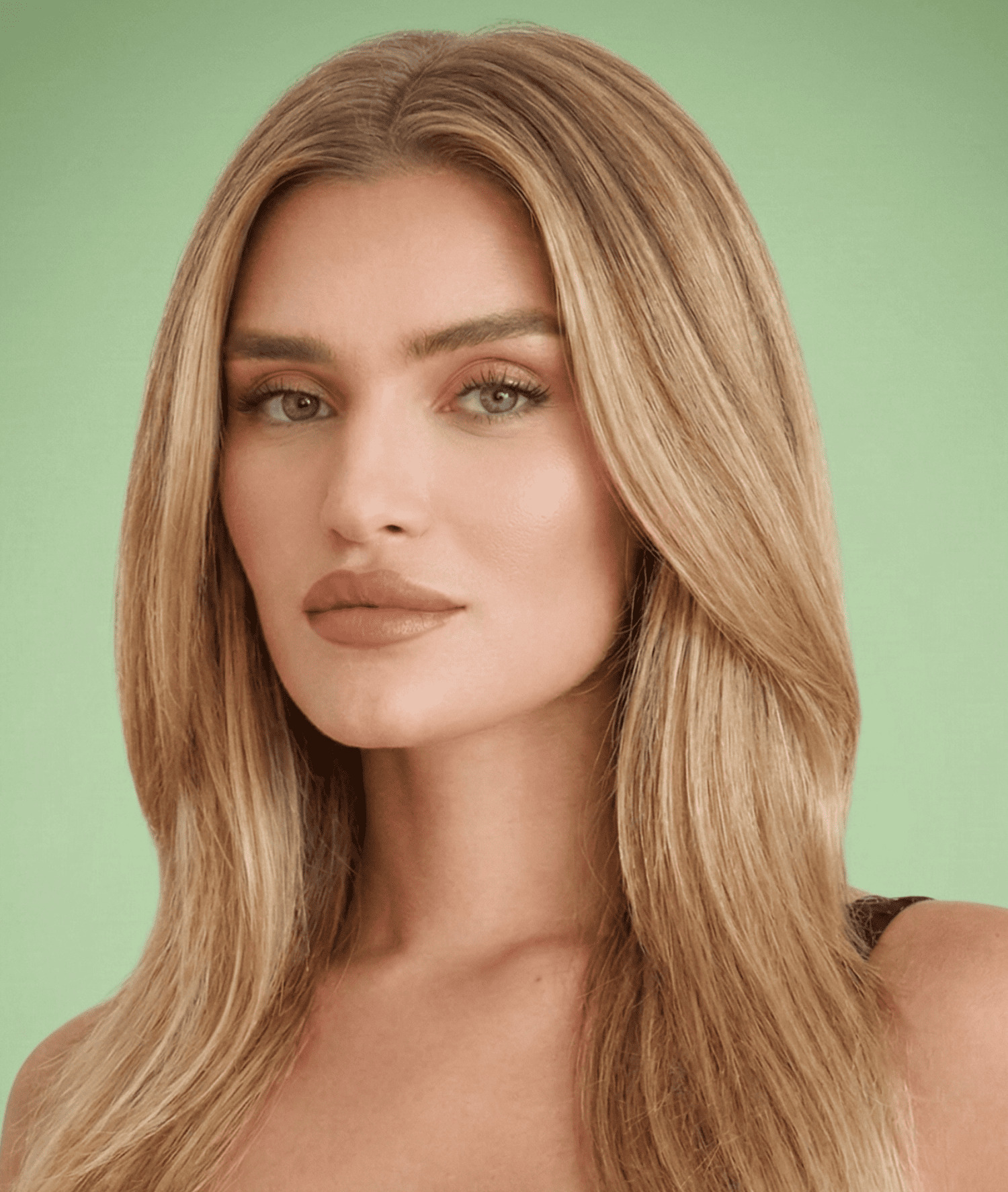 ALEXANDRA – Sapphire MA model in Dubai, UAE