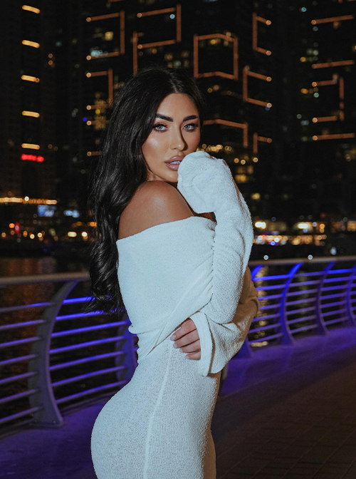 ALINA modelling portfolio image – Sapphire MA