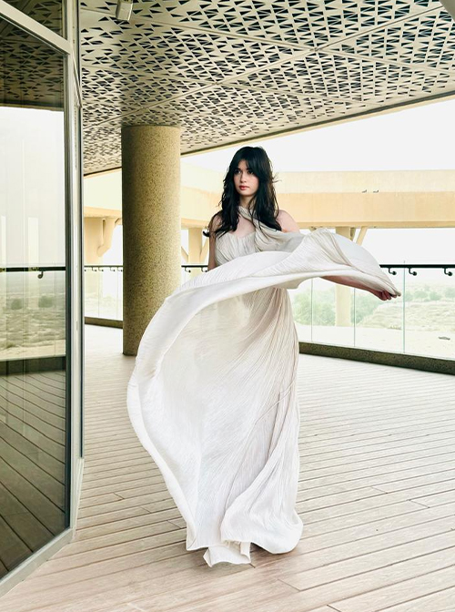 ANGELICA modelling portfolio image – Sapphire MA