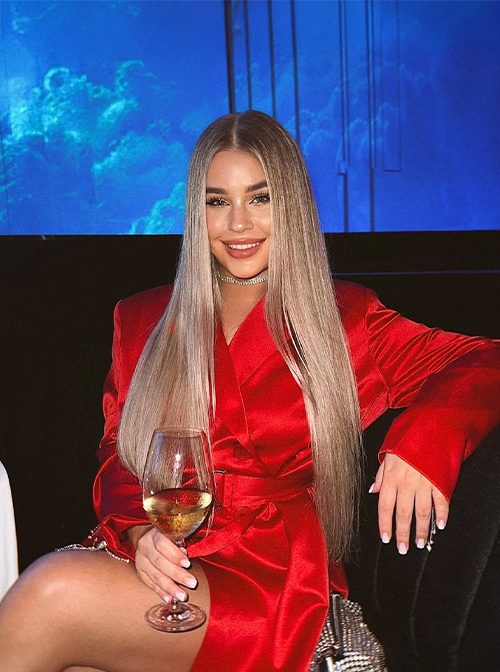 DARIA modelling portfolio image – Sapphire MA