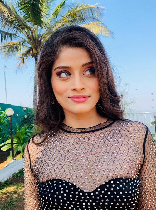 SREOSHI modelling portfolio image – Sapphire MA