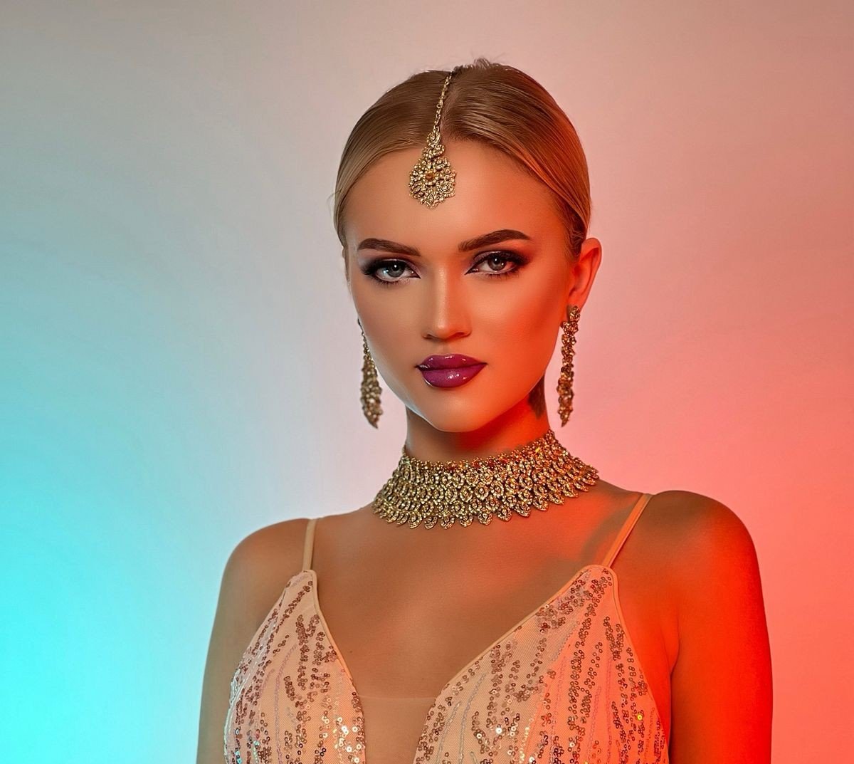 Sapphire MA campaign model Yana for social media content in Dubai